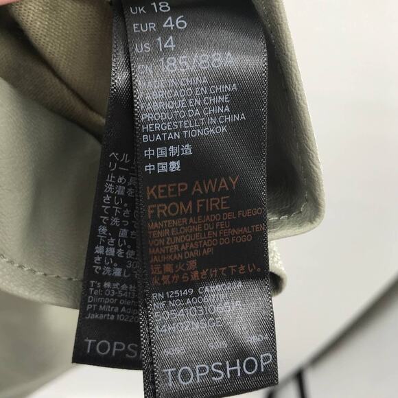 Topshop Green Coated Button Front Tie Waist Shorts - Picture 6 of 8